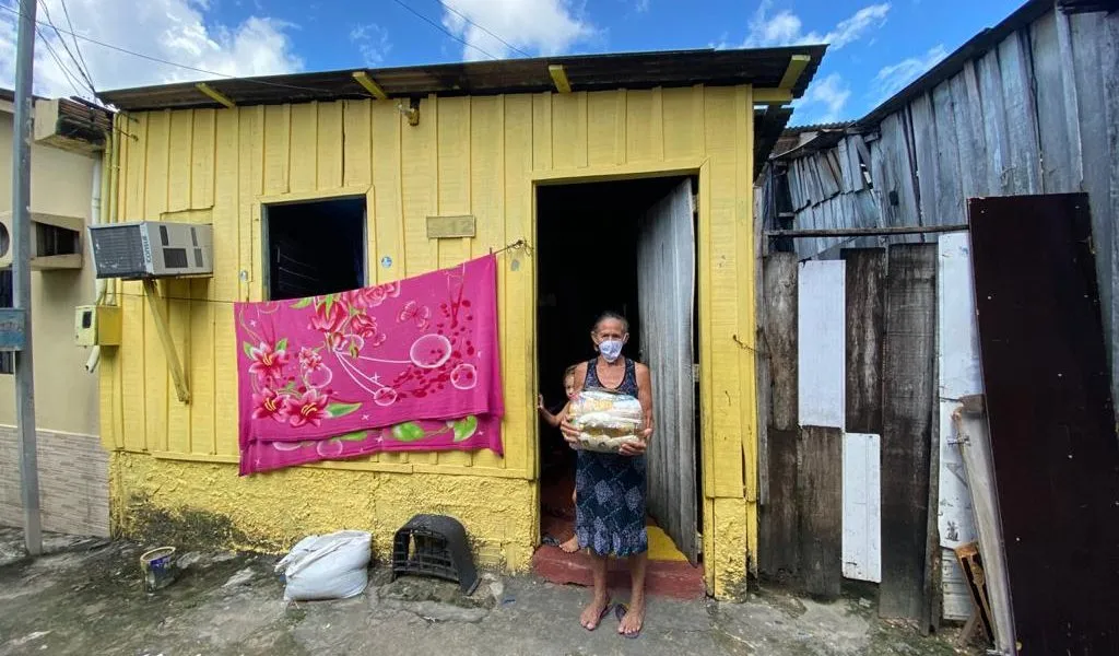 Em parceria com a Petrobras, Oficina Escola de Lutheria da Amazônia – OELA realiza a entrega de cest